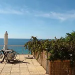 κωνσταντίνος Διαμέρισμα