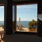 Constantinos شقة *