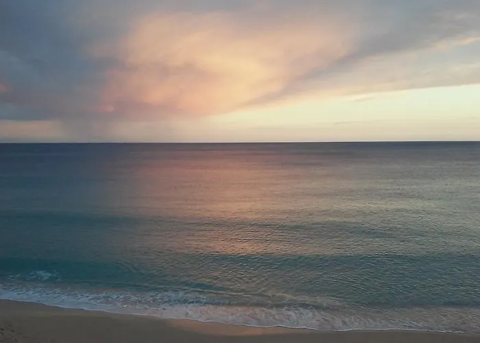 Constantinos דירה *