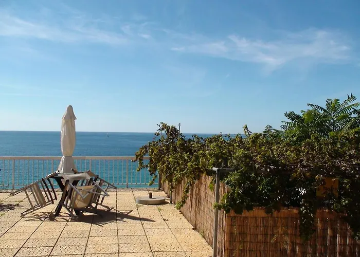 Constantinos דירה