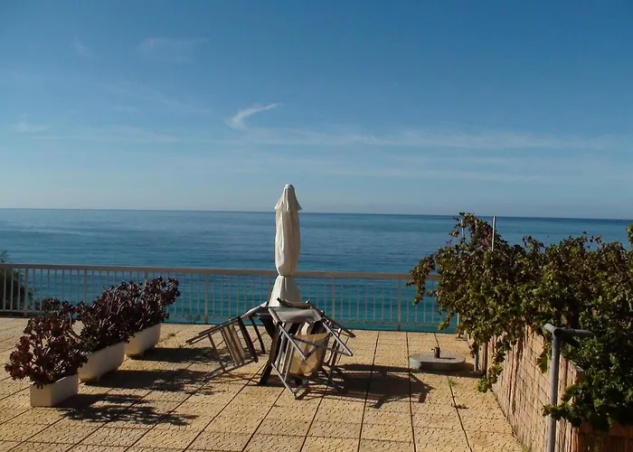 Constantinos דירה לאסי